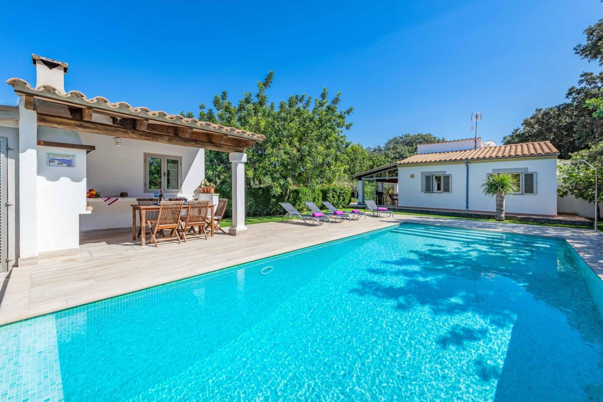 Villa Cama Rotja *